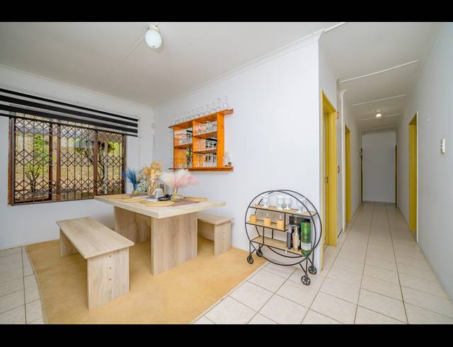 4 BEDROOM HOUSE FOR SALE IN PADFIELD PARK